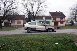 Slika /PU_VS/Pozari/požar-automobil.jpg