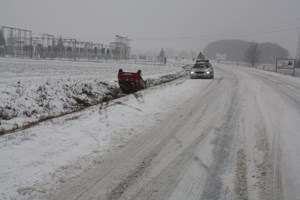 Slika /PU_VS/Prometne/slijetanje-snijeg-mala.JPG