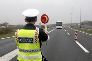 Slika /PU_VS/policajac_autocesta01.jpg