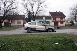 Slika PU_VS/Pozari/požar-automobil.jpg